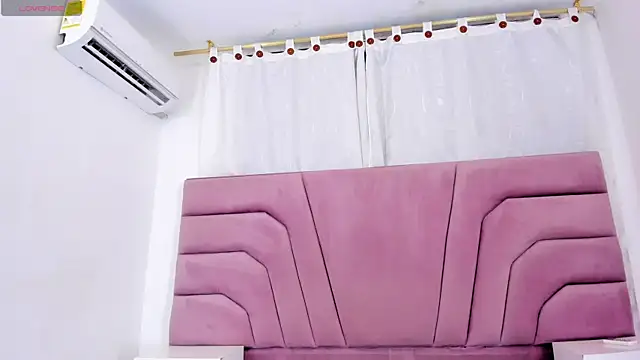 Snapshot of miajhonsonx chatting on 2, 3, 2026 miajhonsonx online show from 2, 3, 2026