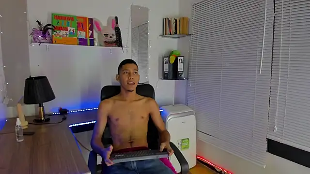 xxKamadevaxx online show from 3, 10, 2025