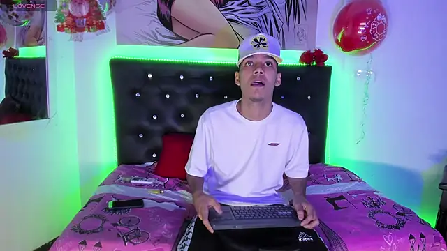 xxKamadevaxx online show from 16, 12, 2025