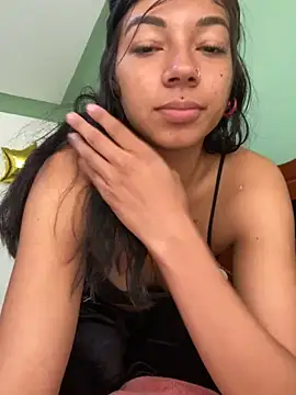 Snapshot of Lesly777_ chatting on 23, 10, 2025 Lesly777  online show from 23, 10, 2025