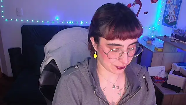 Miacatsito3 online show from 16, 4, 2026