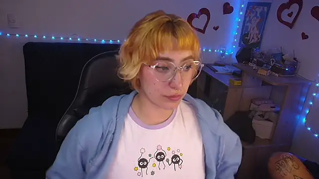 Snapshot of Miacatsito3 chatting on 20, 6, 2026 Miacatsito3 online show from 20, 6, 2026