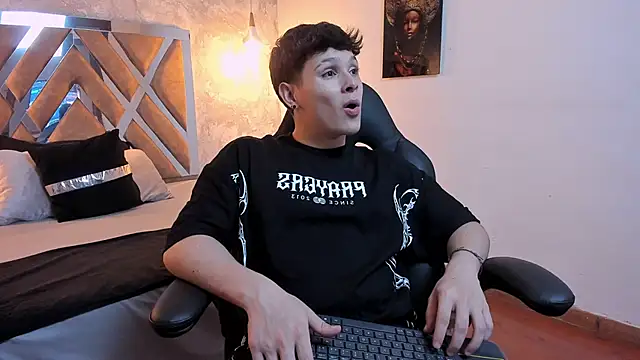 Snapshot of kraven_lust chatting on 27, 6, 2026 kraven lust online show from 27, 6, 2026
