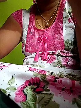 Snapshot of TAMI_KAYAL chatting on 1, 10, 2025 TAMI KAYAL online show from 1, 10, 2025
