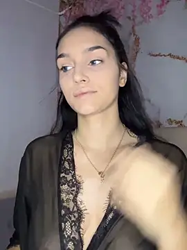 EllaBlowy online show from 4, 12, 2025