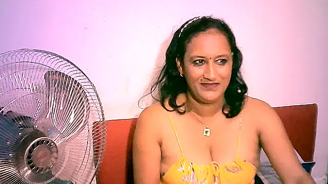 Indiansexyboobs18 online show from 13, 2, 2026