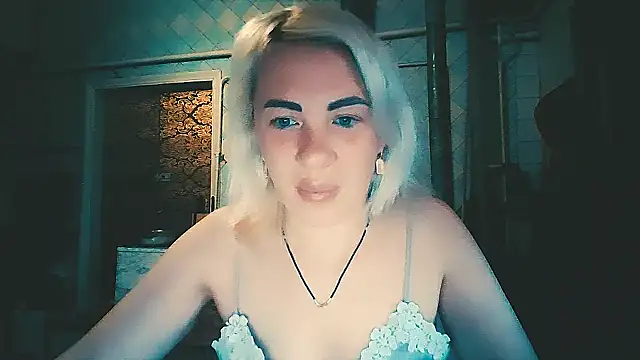 Snapshot of EmmaCat_ chatting on 24, 4, 2026 EmmaCat online show from 24, 4, 2026