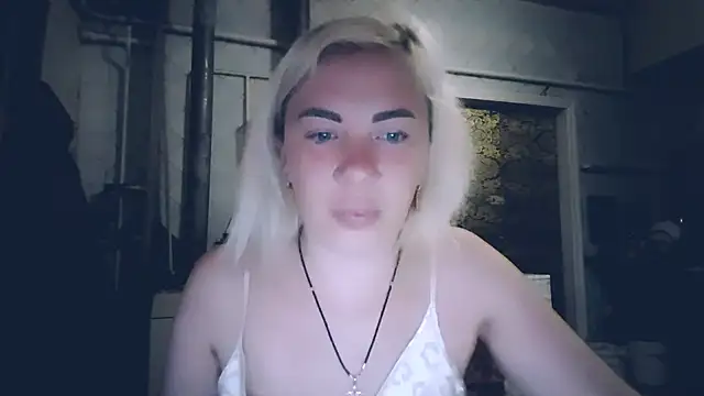 Snapshot of EmmaCat_ chatting on 10, 5, 2026 EmmaCat online show from 10, 5, 2026