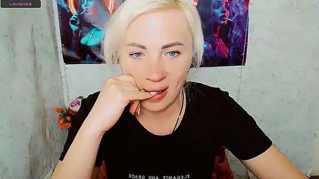Snapshot of EmmaCat_ chatting on 26, 5, 2026 EmmaCat online show from 26, 5, 2026