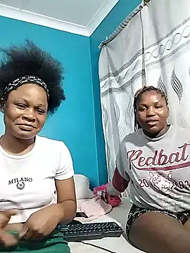 Snapshot of BlondieBitch chatting on 5, 11, 2025 BlondieBitch online show from 5, 11, 2025