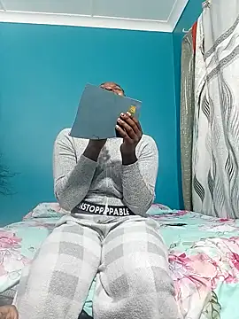 Snapshot of BlondieBitch chatting on 16, 11, 2025 BlondieBitch online show from 16, 11, 2025