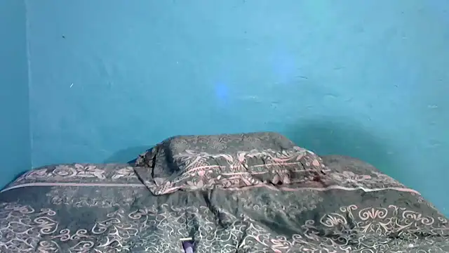 Snapshot of BlondieBitch chatting on 3, 12, 2025 BlondieBitch online show from 3, 12, 2025