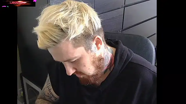 Snapshot of ThatAltGuy chatting on 30, 9, 2025 ThatAltGuy online show from 30, 9, 2025