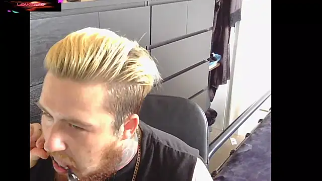 Snapshot of ThatAltGuy chatting on 1, 10, 2025 ThatAltGuy online show from 1, 10, 2025