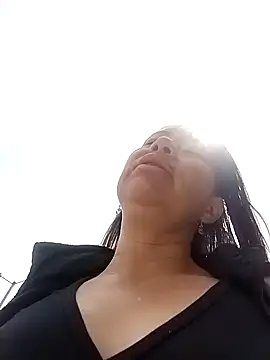 LaraCaliente online show from 7, 2, 2026