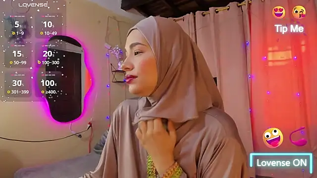 ShanaJamil online show from 25, 9, 2025