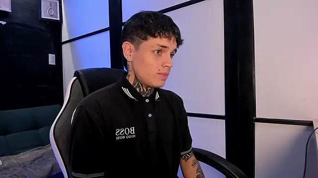 Snapshot of Declan-Fox chatting on 5, 10, 2025 Declan-Fox online show from 5, 10, 2025