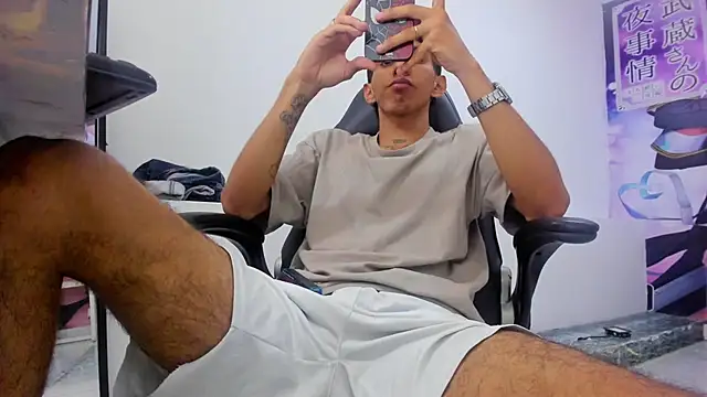 Snapshot of Axeel_Boy chatting on 8, 10, 2025 Axeel Boy online show from 8, 10, 2025