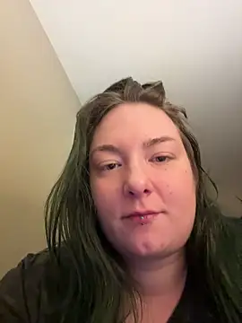 Snapshot of lizbabyy27 chatting on 15, 1, 2026 lizbabyy27 online show from 15, 1, 2026