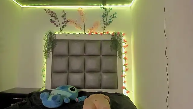 Snapshot of abbiecollins_js chatting on 24, 2, 2026 abbiecollins js online show from 24, 2, 2026