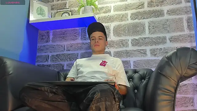 kevinn blue1 online show from 28, 10, 2025