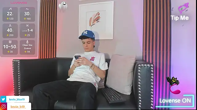 kevinn blue1 online show from 20, 11, 2025