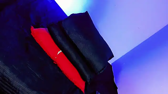 daniela dolls online show from 18, 4, 2026