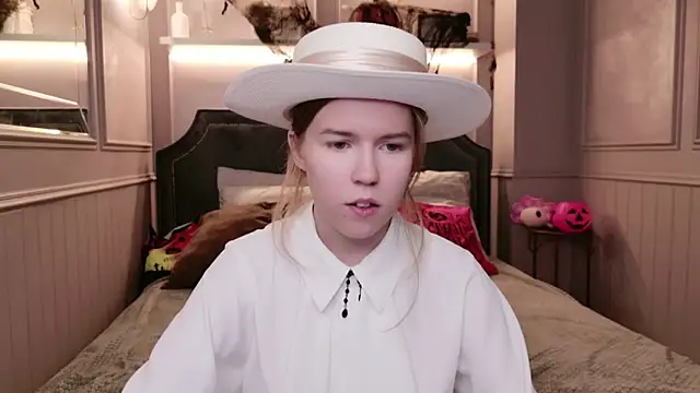 Alida Brice online show from 3, 11, 2025