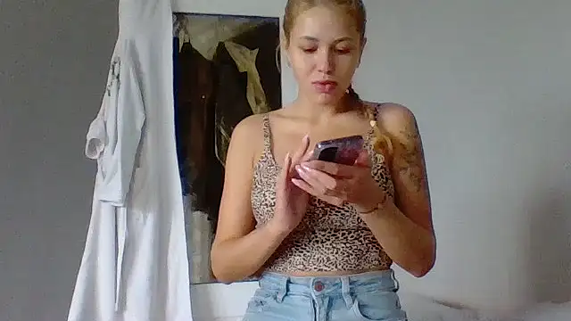 Snapshot of Lismera chatting on 18, 9, 2025 Lismera online show from 18, 9, 2025