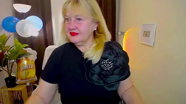 Snapshot of EmmaEllison chatting on 17, 9, 2025 EmmaEllison online show from 17, 9, 2025