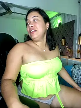 Snapshot of SashaFlame500 chatting on 5, 10, 2025 SashaFlame500 online show from 5, 10, 2025