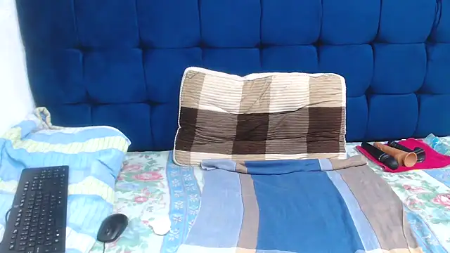 SexyBeverly  online show from 18, 10, 2025