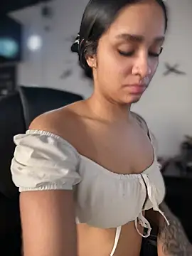 Snapshot of Isabella-Teen chatting on 2, 6, 2026 Isabella-Teen online show from 2, 6, 2026