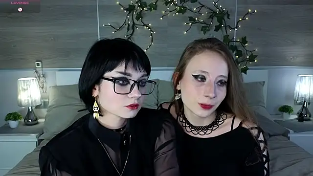 Snapshot of FayElg chatting on 7, 10, 2025 FayElg online show from 7, 10, 2025