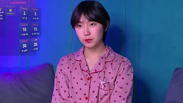 HeejinWang online show from 5, 12, 2025