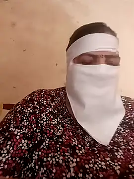 Love-890 online show from 4, 11, 2025