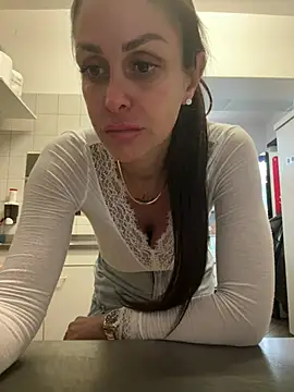 ainaht online show from 15, 4, 2026