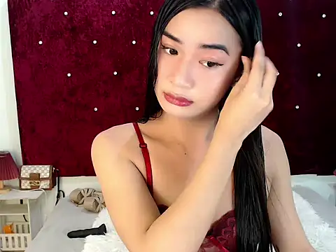 XxMissTransROYALxX online show from 3, 10, 2025
