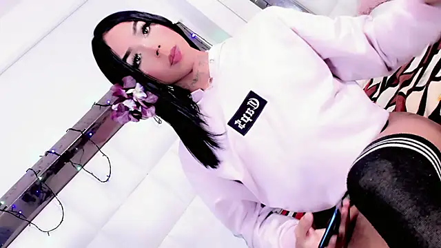 Snapshot of leah_fernanda chatting on 22, 9, 2025 leah fernanda online show from 22, 9, 2025