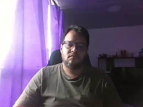 Snapshot of Alpha-Bear chatting on 25, 9, 2025 Alpha-Bear online show from 25, 9, 2025
