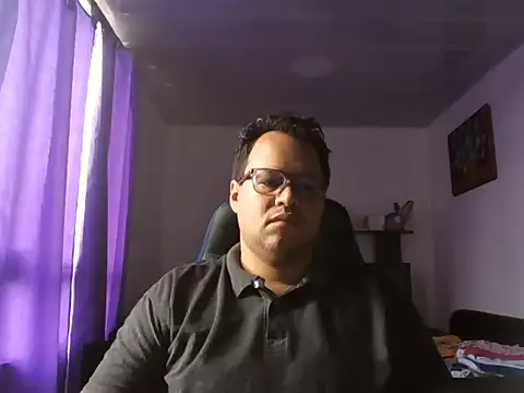 Snapshot of Alpha-Bear chatting on 29, 9, 2025 Alpha-Bear online show from 29, 9, 2025