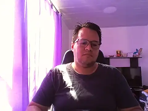 Snapshot of Alpha-Bear chatting on 1, 10, 2025 Alpha-Bear online show from 1, 10, 2025