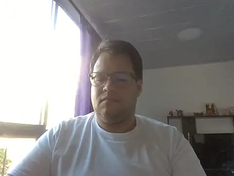 Snapshot of Alpha-Bear chatting on 6, 10, 2025 Alpha-Bear online show from 6, 10, 2025