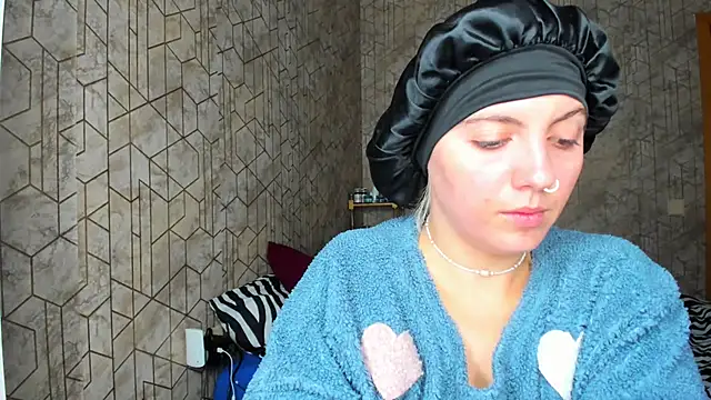 HOOT ANDREEAXXX online show from 5, 1, 2025