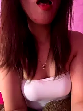 Moon pusy online show from 24, 11, 2025