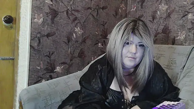 YuliiaSan online show from 21, 4, 2026