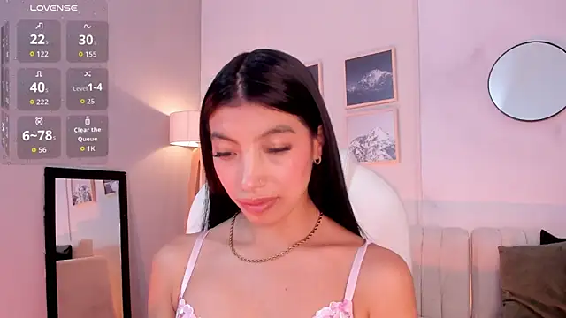 Tiffany Low online show from 19, 2, 2026