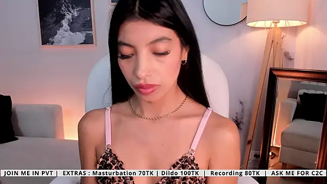 Tiffany Low online show from 16, 4, 2026