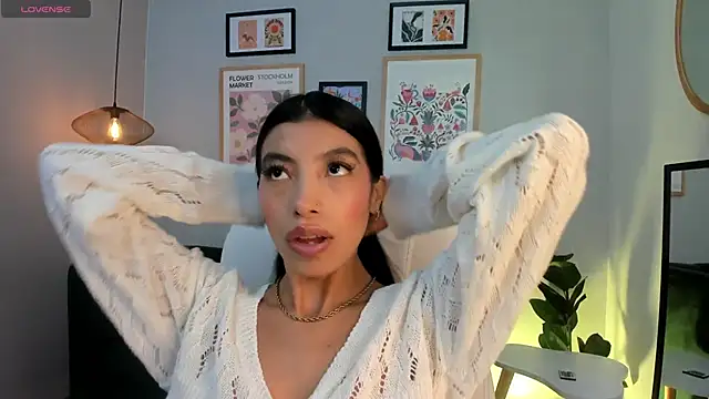 Tiffany Low online show from 19, 4, 2026