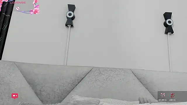 Naomi Rousse online show from 9, 2, 2026